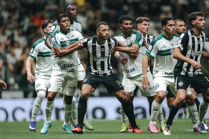 Botafogo consegue a primeira vit&oacute;ria na era Tite e afunda a Chapecoense na lanterna
