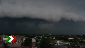 Für hessen gelten gewitterwarnungen am dienstag.wie die unwetterzentrale berichtet, wird in fast allen regionen des bundeslandes vor unwettern gewarnt. Unwetter Uber Nrw Bilder Aus Essen Youtube