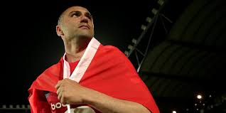 Trabzonspor'un golcü oyuncusu burak yılmaz, kulüpten alacakları nedeniyle türkiye futbol federasyonuna müracaat ettikten sonraki gelişmeler ve transfer döneminde yaşananlara ilişkin. Burak Yilmaz Cok Gururluyuz