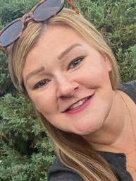 Lauren Farley's Instagram, Twitter & Facebook