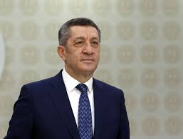 Yapılan açıklamanın ardından, pek çok öğrencinin merak ettiği sorular yanıt buldu. Yuz Yuze Egitim Zorunlu Mu Olacak 2021 Okula Gitmek Zorunlu Mu