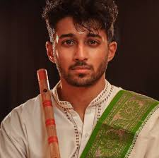 Does anyone in this forum play the flute lefthanded such as I do (and for  example Karl Doppler did)?