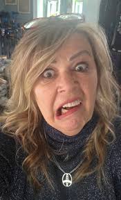 On day 3 of NO kitchen, feel like a squatter in my bedroom, just drinking  coffee and eating pies and pot noodles. 17 days to go :-( it's going to be  worth