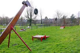 De nieuwe, grote speeltuin, zandbak, kabelbaan en allerlei andere leuke activiteiten brengen de kinderen zeker in de zevende hemel! Weetjes Speeltuinvereniging Pernis