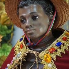 San Benito es uno de los santos patronos más reconocidos y devocionados en  #Venezuela. Su fiesta se celebra cada 29 de diciembre. . En Mucuchies,  estado Mérida, se halla la auténtica reliquia