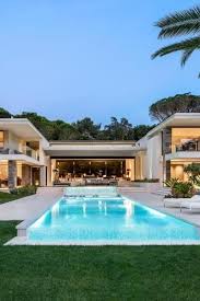 Le Pine By Saota A Family Home With Dramatically Folded Floating Roof Pool Houses Luxury Homes Dream Houses Contemporary House Exterior