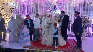 Sejumlah artis dan tokoh tampak hadir dalam resepsi pernikahan ustaz abdul somad dengan fatimah azzahra salim barabud yang digelar kamis kemarin. Photos Of Ustaz Abdul Somad Uas And Fatimah Az Zahra S Wedding Reception Attended By Figures And Artists World Today News