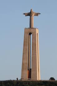 Sie gehört aber mindestens genau so zum stadtbild lissabons, wie die brücke ponte 25 de abril. Statue Cristo Wahrzeichen Sehenswurdigkeiten Monument Imposant Riesig Gebaude Skulptur Rei Lissabon Pikist