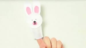 À l'aide de marionnettes à doigt et d'une marionnette de plus grande taille, un chien nommé hugo, il explique que les intimidateurs veulent attirer l'attention; Fabriquer Une Marionnette Lapin Youtube