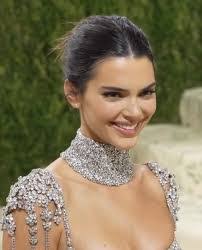 Queen Kendall's Instagram, Twitter & Facebook