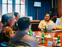 Hangat dan Bersahabat, Presiden Prabowo Sambut Kunjungan PM Malaysia Anwar Ibrahim di Istana Merdeka Jakarta Hubungan erat antara Indonesia dan Malaysia kembali diperkuat melalui kunjungan kerja Perdana Menteri (PM) Malaysia, Dato' Seri