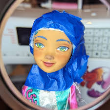 Another random little hybrid -- a Laura blind box figure head