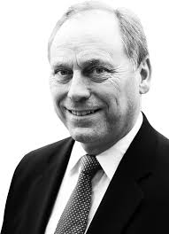 ANNUAL REPORT & AC C OUNTS