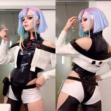 self] Lucy from Cyberpunk Edgerunners by Yugoro : rcosplay