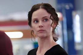 The Pitt ”review: The“ ”crew earns a few moments of peace in quiet(er)  finale