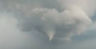 D'autres tornades qui ont balayé la province. J6bdlri2ldzfgm