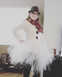 Schneemann Kostum Selber Machen Frozen Olaf Als Diy Schneemann Kostum Selber Machen Schneemann Kostum Kostume Selber Machen