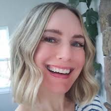 Annie Zdrojewski (@anniezd)