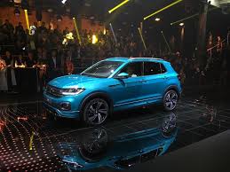 Alegerea între un model și altul. Volkswagen T Cross DezvÄluit Oficial Cel Mai Mic Suv Volkswagen Al Momentului 0 100 Ro