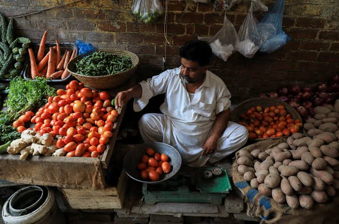 Vegetable prices spike in flood-hit Pakistan as food crisis looms | Reuters