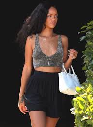 Pin By Gigi Farier On Fashion Rihanna Looks Rihanna Outfits Rihanna Style