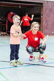 Felicitas woll wuchs im hessischen harbshausen auf und begann dort eine ausbildung als krankenschwester. Down Sportlerfestival 2016