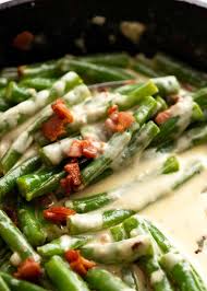 Close Up Of Green Beans In Creamy Parmesan Sauce In A Skillet Fresh Off The Stove Green Bean Recipes Green Beans Creamy Parmesan