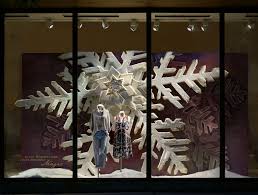 Anthropologie Tips And Advice Holiday Window Display Christmas Window Display Autumn Window Display
