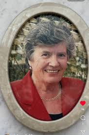 Ok my friend Linda was spending the weekend at the Sycamore Mineral Springs  Resort. I took this picture from her post because I think it is so  adorable! She brings her dog