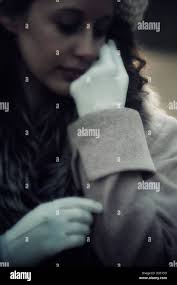 Donna desolata immagini e fotografie stock ad alta risoluzione