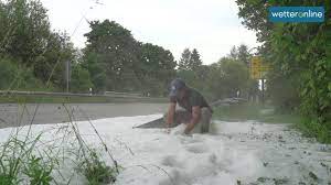 Die temperaturen erreichen höchstwerte um 5 grad. Unwetter Mit Hagel Auf Der Alb 18 06 2019 Youtube