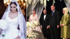 Fashion show zeynep kartal 2018 istanbul esra bilgiç. Ertugrul Star Esra Bilgic S Wedding Ceremony Was Graced By Turkish President Tayyip Erdogan
