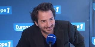 Edouard Baer Sur La Lutte Des Classes Ce N Est Pas Un Film Militant Mais Les Personnages Le Sont Elle, brillante avocate d'origine magrébine, a grandi dans une cité proche. edouard baer sur la lutte des classes