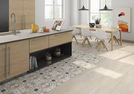 También se aconseja su uso en las cocinas, baños, sectores de comida. Suelos Vinilicos Y Azulejos Conoce La Nueva Tendencia Decopraktik Blog