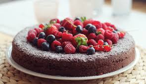 Eine mischung aus wasser und saft aufkochen. Glutenfreier Schokoladen Beeren Kuchen Kathi Kostlich Rezepte Rund Um Backen Fruhstuck Und Kochen