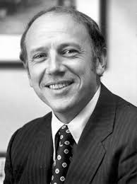 A “thrilled and grateful” Sam Bell accepts alumni award