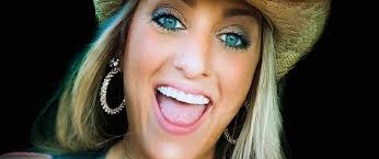 Rising Country Artist Taylor Dee Killed In Auto Accident