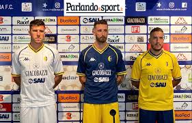 Camurri calcio amatori, novi di modena. Modena Fc Ecco Le Nuove Maglie Ufficiali Targate Kappa Per La Stagione 2020 21 Parlandodisport It