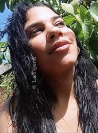 IDENTIFICAN A LA JOVEN QUE SE LANZÓ DESDE UN EDIFICIO DE 18 PLANTAS EN  CAMAGÜEY‼️ Se ha identificado a Lisneisi Pérez Barzaga, de 19 años y madre  de un niño pequeño, como