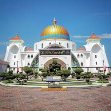 Wisata kuliner di kota pun dicampuradukkan dengan festival malang tempo doeloe. Wisata Religi Masjid Di Mojokerto Inilah 15 Masjid Untuk Wisata Religi Di Bandung Raya