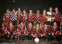 2 newell's v estudiantes lp 2. Messi Parade Held In Rosario As Newell S Old Boys Fans Beg Him To Return All Football
