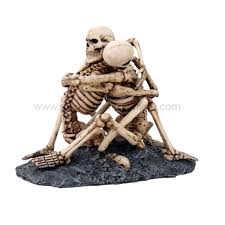 New Skeleton Couple Love Never Dies Sculpture Figure Statue Skull Statue Sculpture