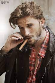 Epingle Par Stefan Phillips Sur Volti Occhi Coiffure Homme Cheveux Mi Longs Photo Coiffure Homme Coiffure Homme Mi Long