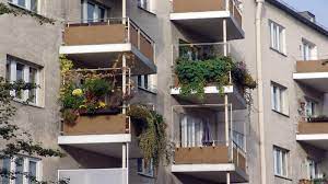 Le norme che prescrivono determinate distanze per l'apertura di vedute dirette e balconi cassazione civile sez. Condominio L Art 1102 C C Prevale Sulle Disposizioni In Materia Di Distanze Ex Artt 905 E Ss