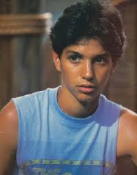 I know most gays my age discovered they were gay with Jeremy Sumpter as  Peter Pan but Ralph Macchio in The Outsiders & My Cousin Vinny did it for  me. 🤤