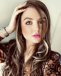 If you are rosy or pink, go for a cool hair color. 59 Best Hairstyles And Hair Color For Green Eyes To Make Your Eyes Pop