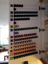 Je Hebt Allerlei Dure Oplossingen Voor Het Bewaren Van Koffiecups In Dit Geval Nespresso Maar Dit Is D Diy Home Repair Nespresso Pod Holder Nespresso Holder
