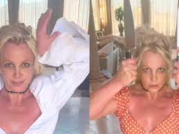 Britney Spears Explains Why Her 'Disturbing' Knife Dance Wasn't That Big Of  A Deal