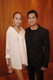 Murai.my mendoakan agar pasangan ini jika ada sebarang masalah, agar diselesaikan dengan cepat serta jaga perkahwinan mereka agar berkekalan. Couple Spotlight How Kim Raymond Keith Foo Went From Power Couple To Chic Parents Tatler Malaysia