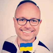 Does the Yamaha RX V6A receiver have a subwoofer crossover setting?